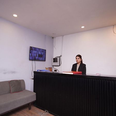Hotel Mira Residency- Outer Ring Road, Paschim Vihar Delhi  Bagian luar foto
