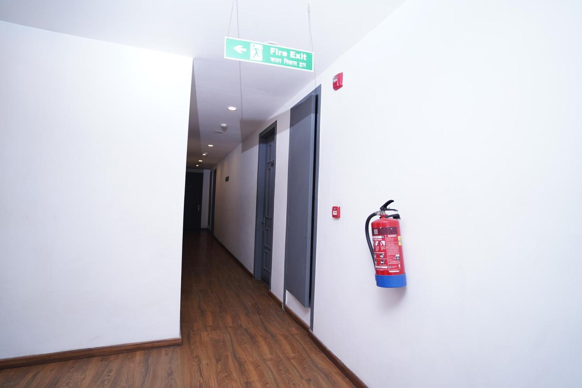 Hotel Mira Residency- Outer Ring Road, Paschim Vihar Delhi  Bagian luar foto